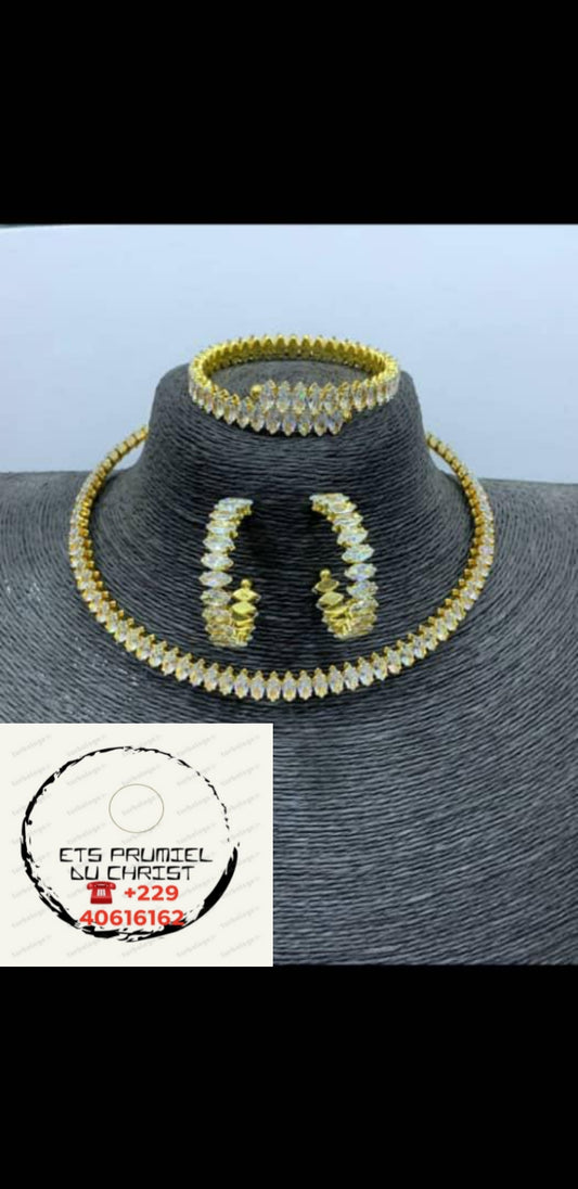 Ensemble composé de collier, bracelet et boucles d'oreilles pour femme